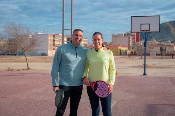La raquette de padel pour débutant : guide pour bien commencer